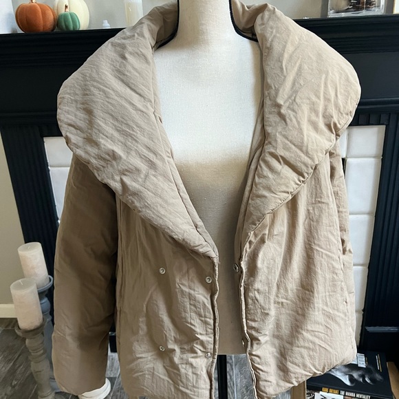 Lovers and Friends Ilana Puffer Jacket. Size L - Picture 5 of 10
